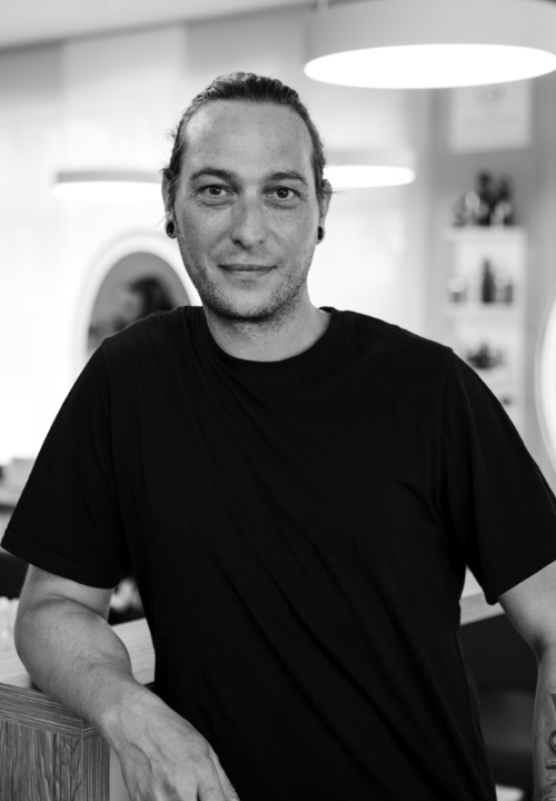 Ella Ju Team}